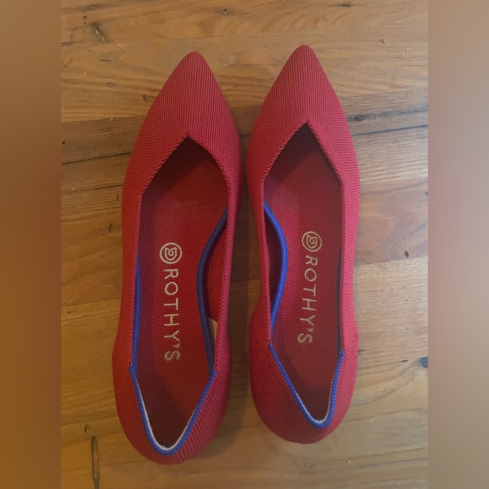 Beautiful! Chili Red Rothy’s 9W The Point Flats-Pointed Rothy’s fits like an 8